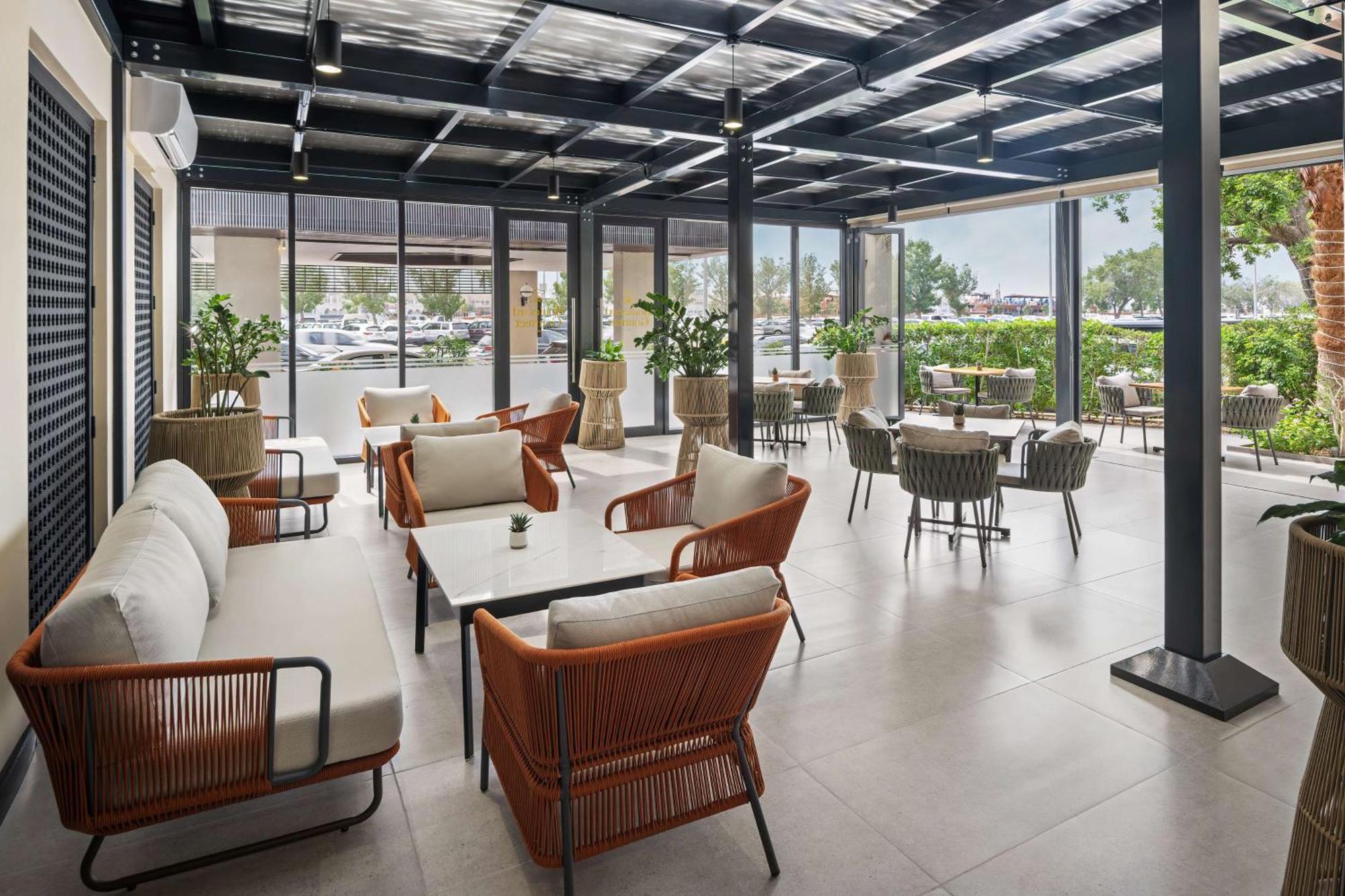 Radisson Blu Hotel, Dubai Deira Creek Esterno foto The Terrace